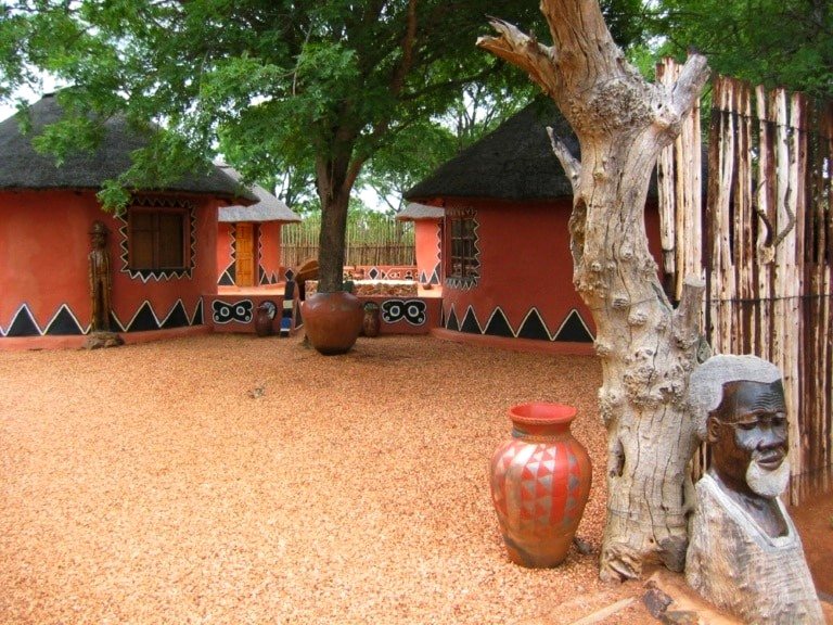 Rondavel pool area at Zulani Safaris